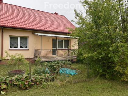 Dom szeregowy z poddaszem i piękną działką