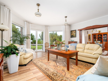 Piękny,rodzinny dom z ogrodem w spokojnej okolicy.