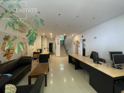 Dom Warszawa Praga-Południe, Gocław ul. Genewska