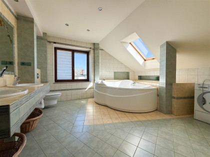 CICHA SPOKOJNA OKOLICA