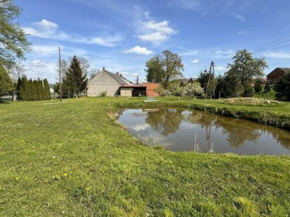 Działka budowlana 2319 m² ze stawem