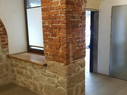 LOKAL UŻYTKOWY W KAMIENICY CENTRUM BLISKO KAUFLANDA 85 M2
