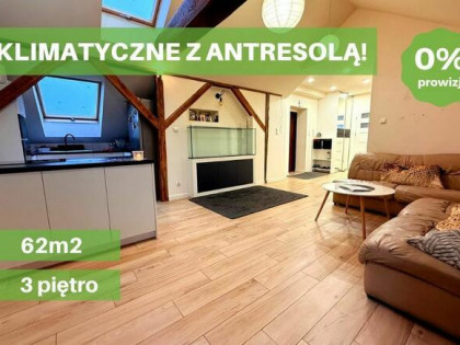 KLIMATYCZNE, PRZESTRONNE W CENTRUM Z GARAŻEM!