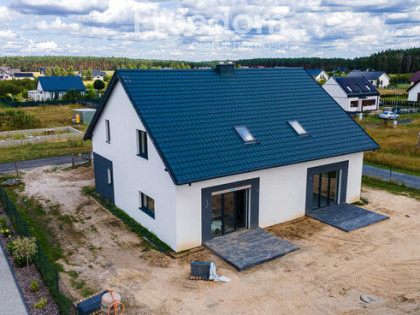 Nowoczesny Dom w Otoczeniu Natury, Brzeźno