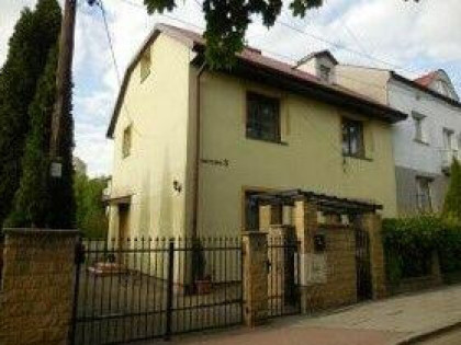 Łagiewniki - dom z trzema odrębnymi mieszkaniami