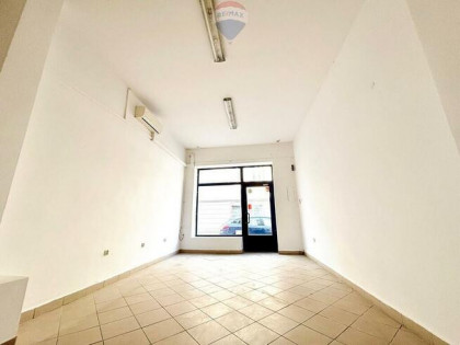 Lokal handlowo - usługowy w Centrum