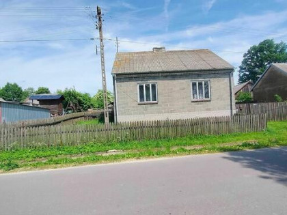 Sprzedam dom z zabudowaniami w spokojnej okolicy.