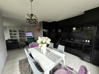 Dwupoziomowy apartament z 3 tarasami w Mierzynie