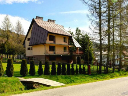 Przestronny dom w sercu gór – idealna inwestycja