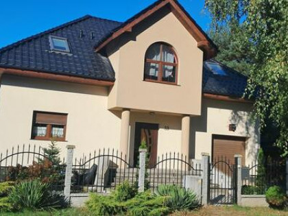 Dom w Promnicach bezpośrednio wolnostojący