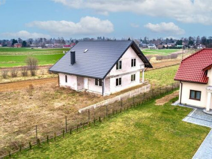 Dom Sadurki gm. Nałęczów