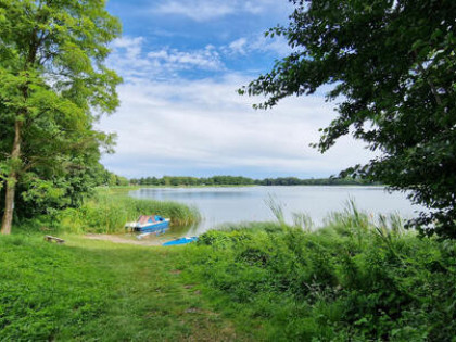 Atrakcyjna działka budowlana nad jeziorem Ostrowickim