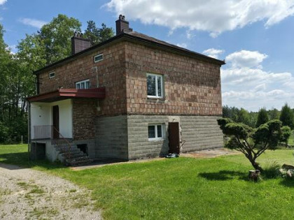 Murowany dom w Żdżarach