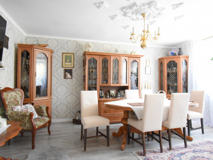 komfortowy dom z pięknym ogrodem