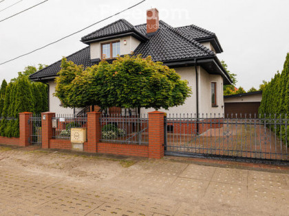 Dom Wolnostojący, 6 pokoi, dwustanowiskowy garaż
