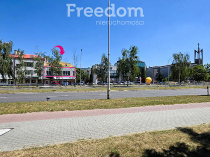 Lokal 104 m² + opcja poddasza – Jana Pawła II