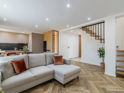 Na sprzedaż apartament dwupoziomowy z ogródkiem
