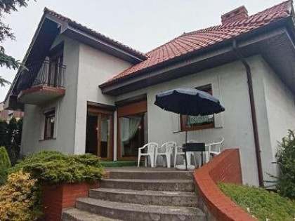 Wynajmę duży dom w Chełmży 5 pokoi , duża piwnica, ogród,