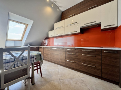 balkon, świetna lokalizacja, trzy pokoje