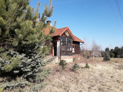 sprzedam drewniany dom na wsi z ogródkiem