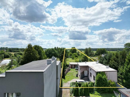 Dom w pobliżu jeziora i lasów.Duża działka 2461 m2