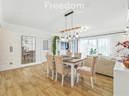 Apartament z ogródkiem i 2 miejscami postojowymi !