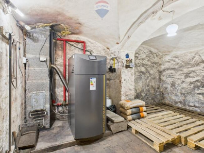 Dom po starej szkole z dużą działką