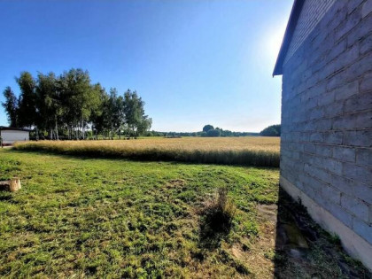 Gospodarstwo dom budynki i działki