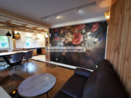 Ekskluzywnie wykończony bliźniak koło WUWA II