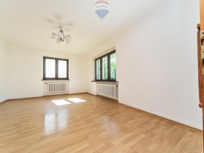 Dom wolnostojący w świetnej lokalizacji