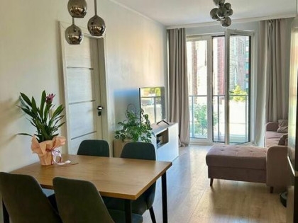 Nowoczesne i w pełnie urządzone mieszkanie