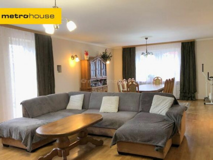 Dom duży wolnostojący,  z ogromnym potencjałem.