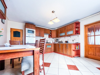 Dom 130 m² z budynkiem gospodarczym - 14,7a