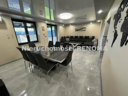 Dom Strumień, Blisko Centrum