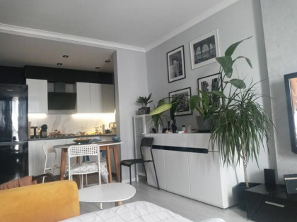2 pokoje, balkon, Zaodrze.Winda, niski czynsz.Po remoncie.