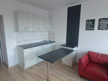 2 pokoje, 33m2 balkon, IV piętro, Centrum