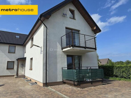 DOM BARDZO BLISKO MORZA z MIESZKANIAMI POD WYNAJEM