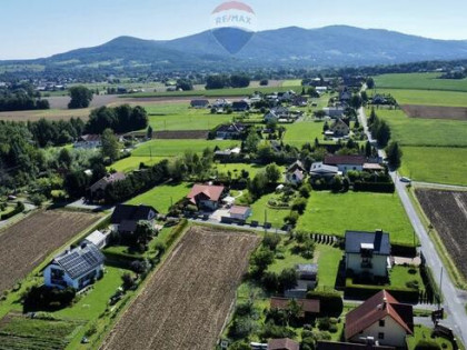 Widok na góry, Spokojna okolica