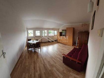 Dom w zabudowie szeregowej z ogrodem w Gronówku.