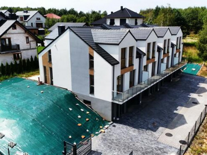 Dwa piętra komfortu - dom z ogrodem w otoczeniu natury.