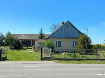 Działka z domem i budynkami gospodarczymi