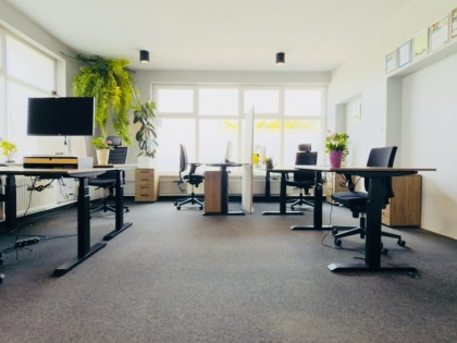 Budynek komercyjny przy Millenium Hall