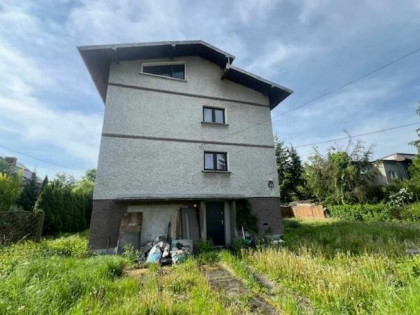 Syndyk sprzeda dom z działką w Krakowie