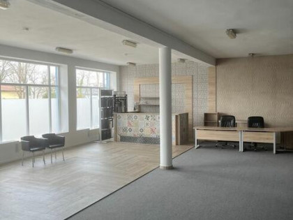 wynajmę lokal uzytkowy 270m2 z witryną na sklep hurownię int