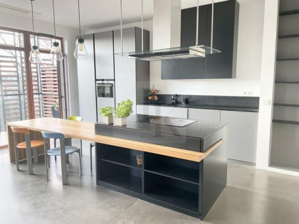 Przestronny apartament z widokiem na Park Dygata