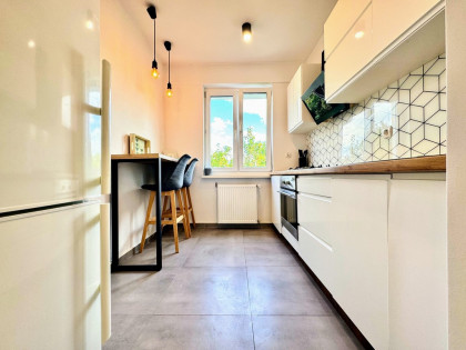 Duże, 3 pokoje, osobna kuchnia, balkon