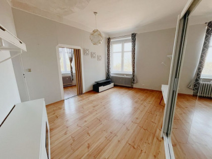 2 pokoje spółdzielcze do remontu