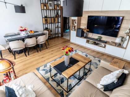 Piękne duże mieszkanie 4 pokoje 72 m2 na 1 piętrze