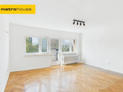 2 pokoje z balkonem w centrum miasta.