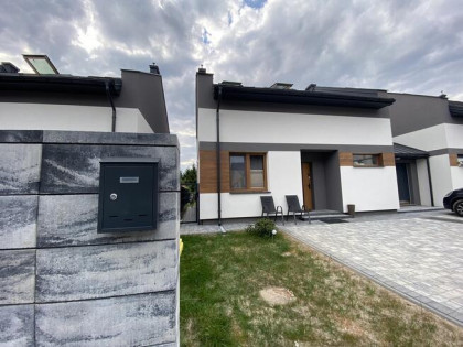 Nowoczesny dom w zabudowie szeregowej-Rakowiska